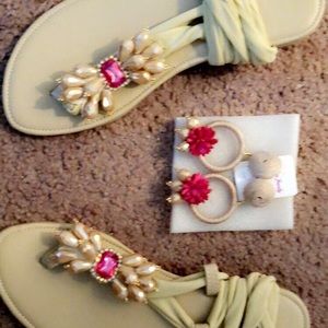 Holiday special 🎁 sandals earrings set